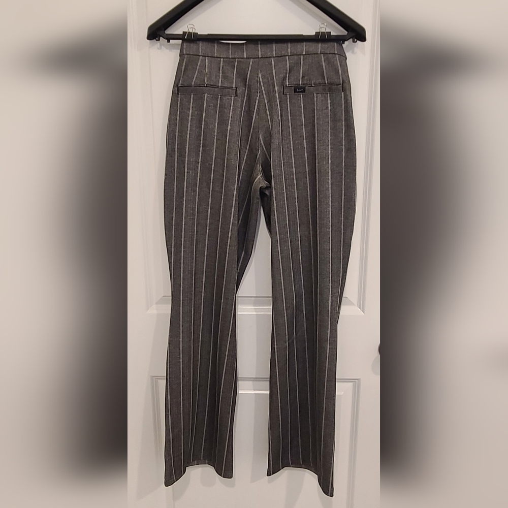 Brand New Lee Women’s Comfort Waist Pull-On Bootcut Pants - Picture 2 of 10